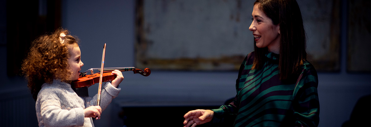Laura Martín, profesora de violín Suzuki y Mago Diapasón en Madrid
